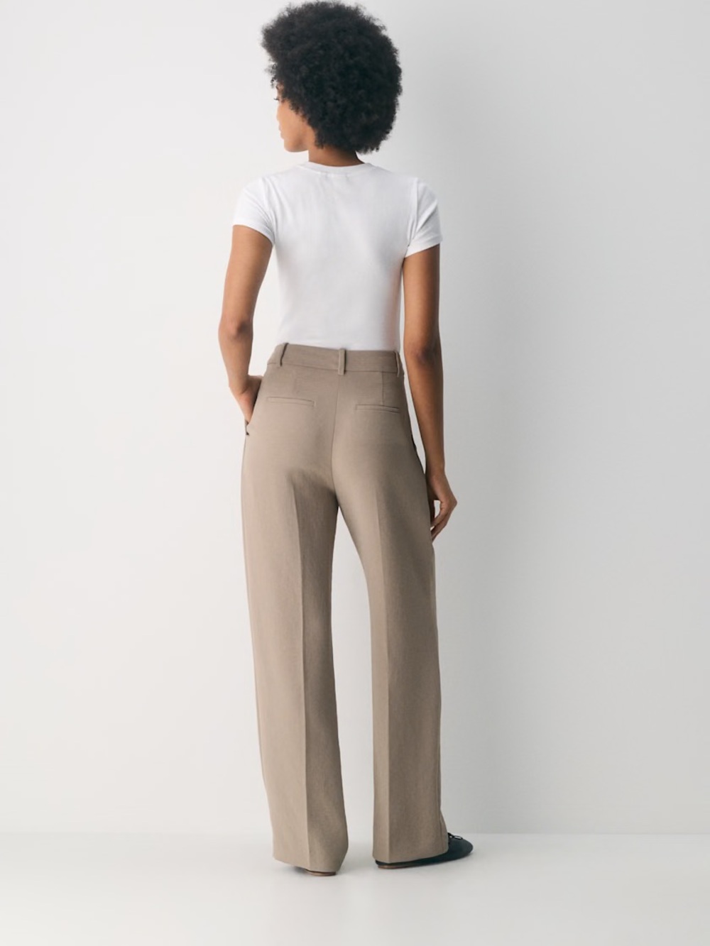Aritzia The Effortless Pant - Crepette Size 00 $148 Retail in Nomad Taupe